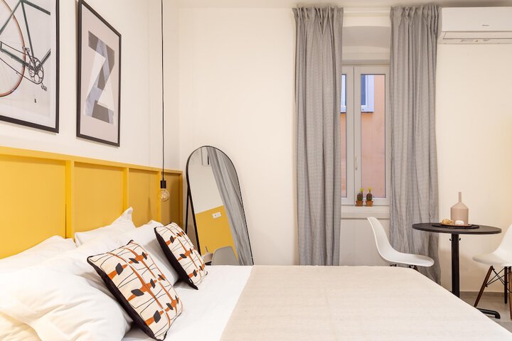 Room 6 of 19