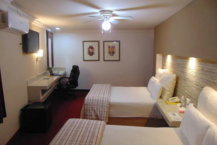 Room 11 of 38
