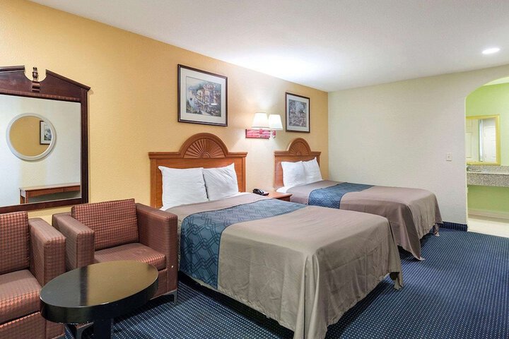 Room 11 of 29