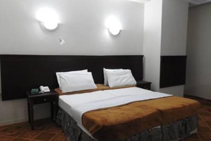 Room 2 of 2
