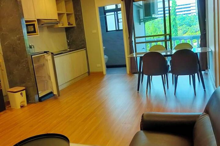 Room 103 of 186