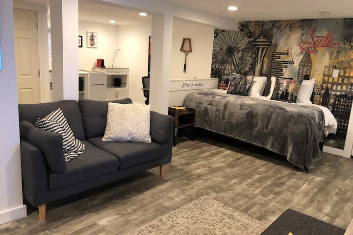 Room 9 of 40