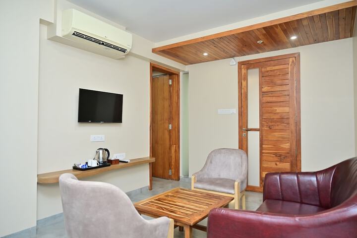 Room 15 of 38