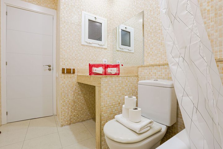 Room 17 of 18