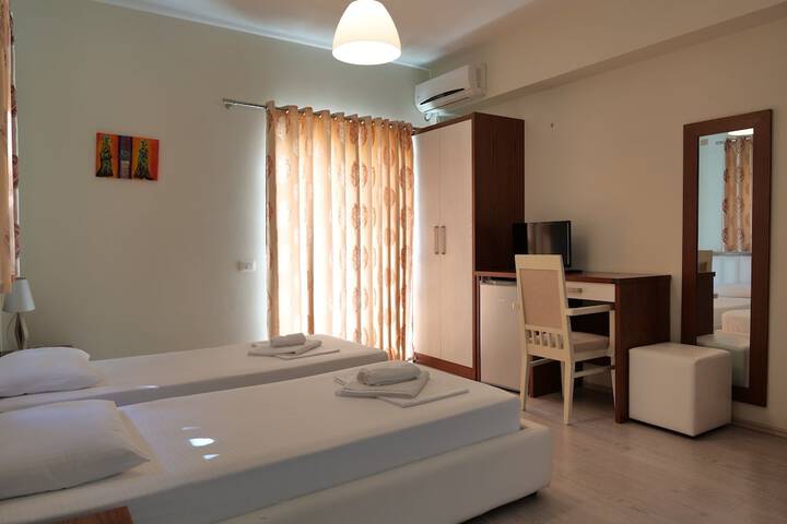 Room 8 of 48