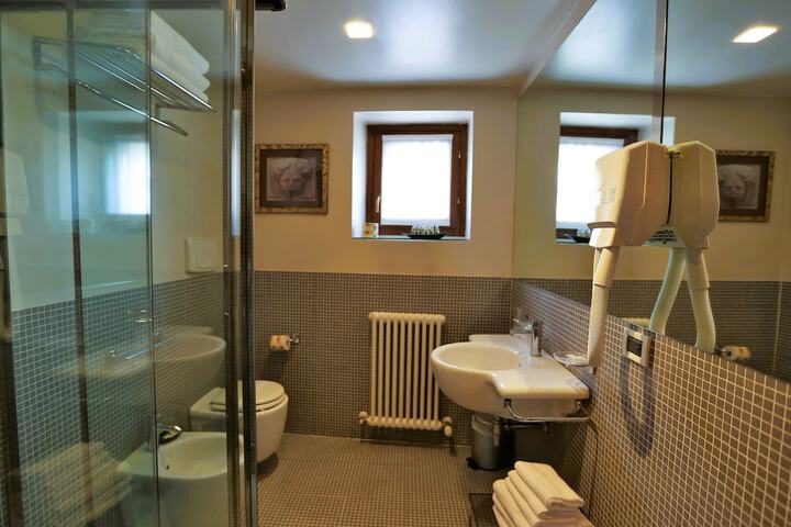 Room 14 of 23
