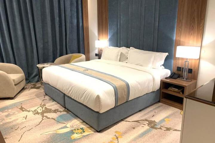 Room 10 of 96
