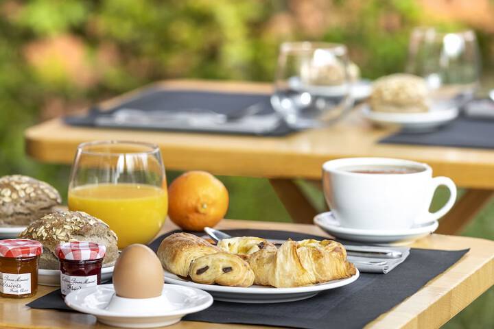 Breakfast/Coffee Service 34 of 40