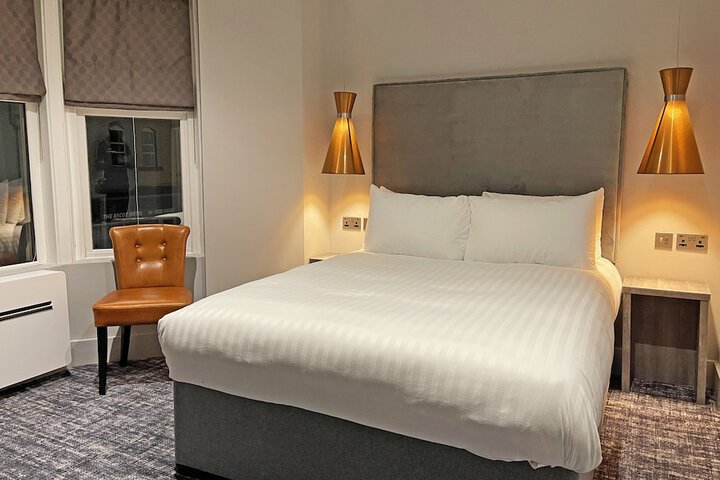 Room 5 of 23