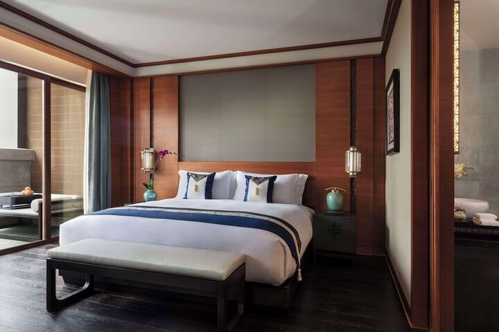 Room 10 of 49