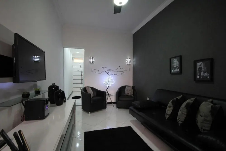 Room 9 of 14