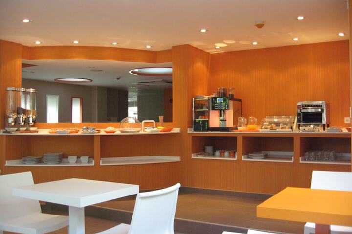 Breakfast/Coffee Service 50 of 60
