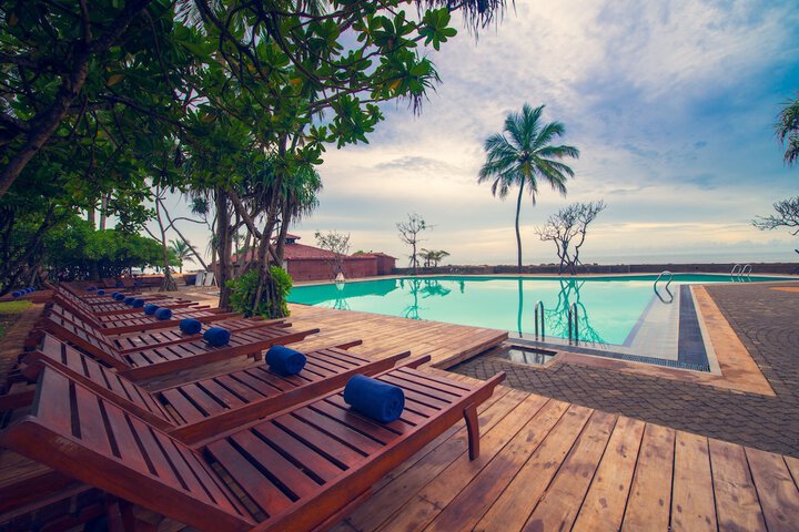 Pool Hotel