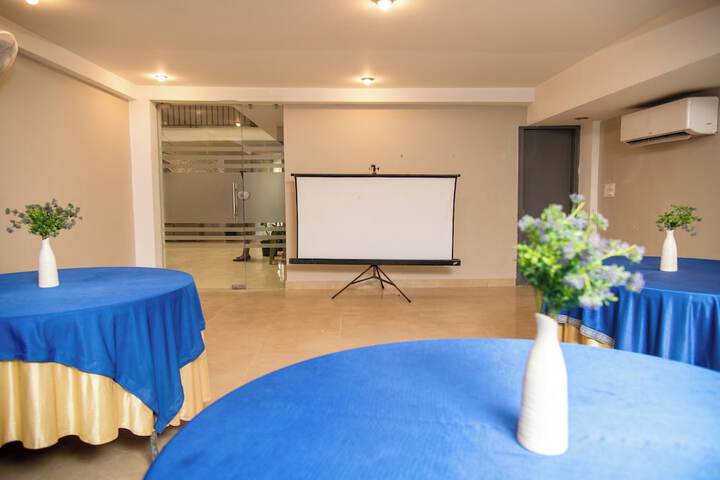 Ballroom/Hall 38 of 41