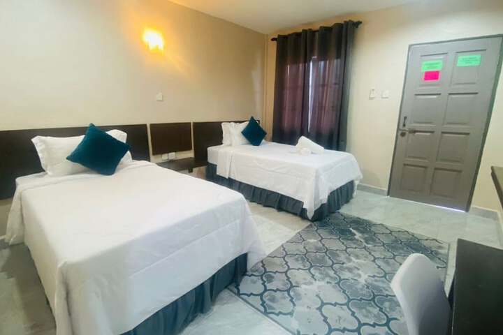 Room 14 of 22