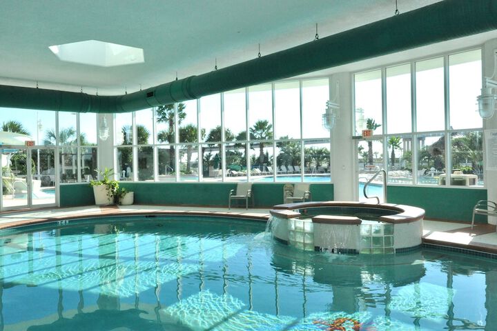 Hotel Pool