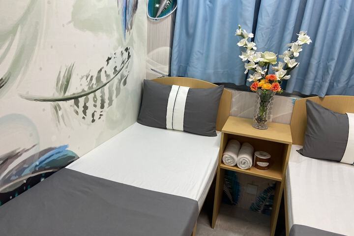 Room 28 of 60
