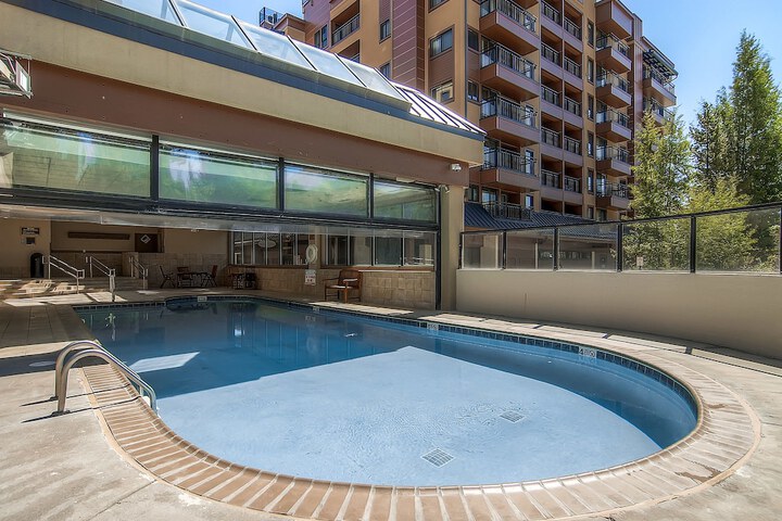 Pool 19 of 29