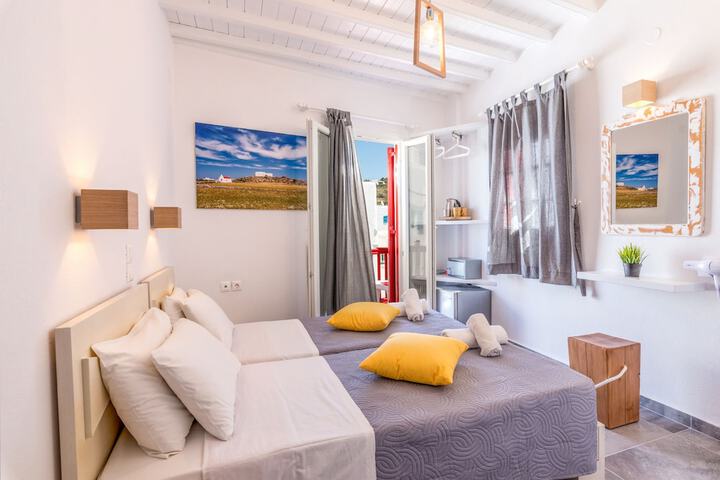 Room 6 of 25