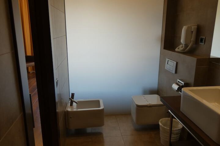 Room 34 of 44