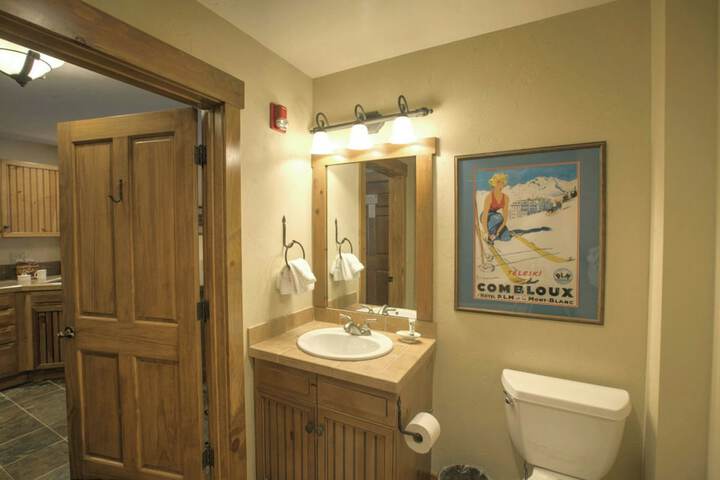 Room 121 of 180