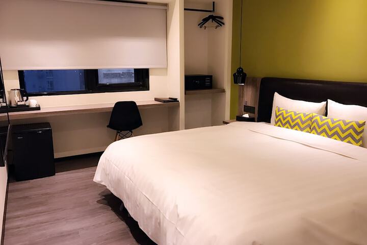 Room 45 of 99