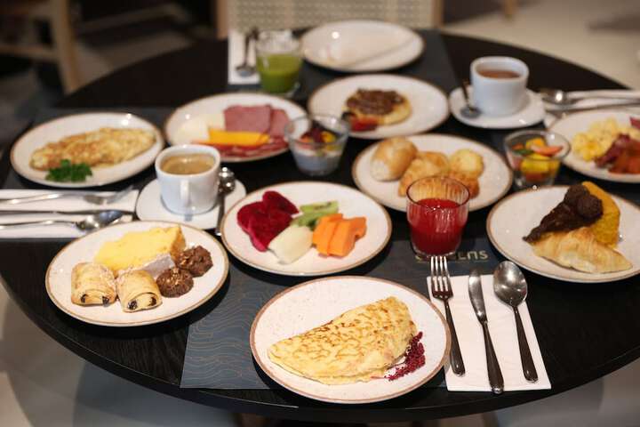 Breakfast/Coffee Service 70 of 93