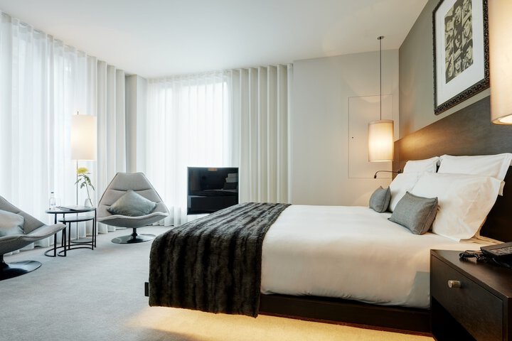 Room 16 of 77