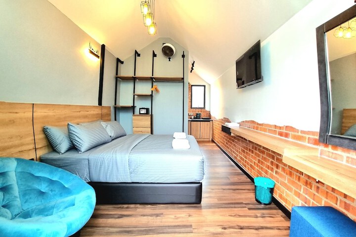 Room 5 of 59