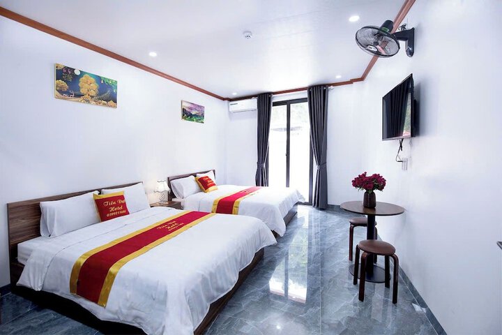 Room 6 of 14