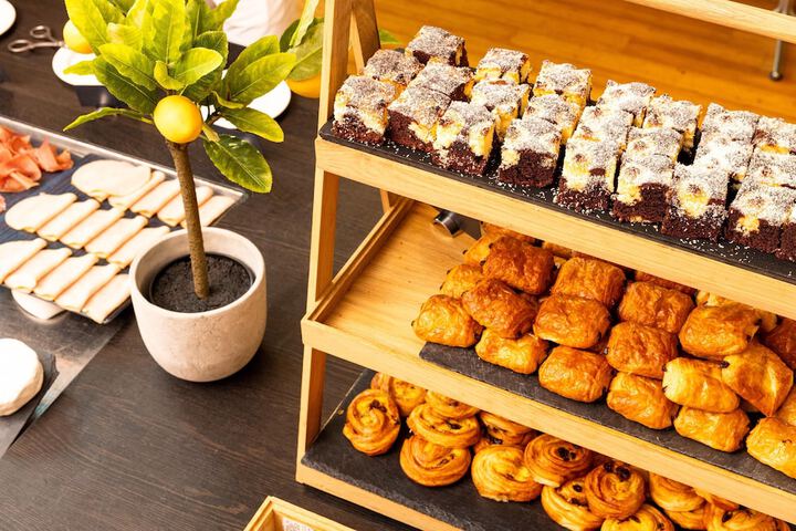 Breakfast/Coffee Service 150 of 289