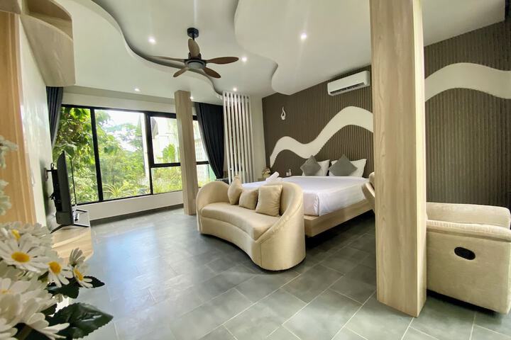 Room 28 of 47