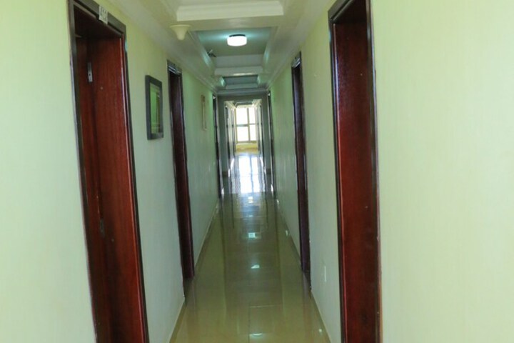Ballroom/Hall 25 of 39