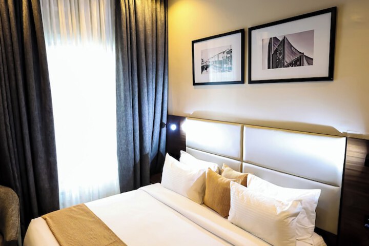 Room 11 of 37
