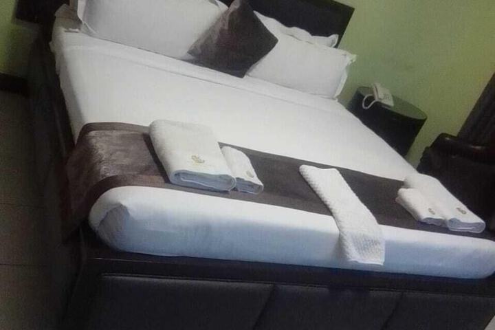 Room 4 of 19
