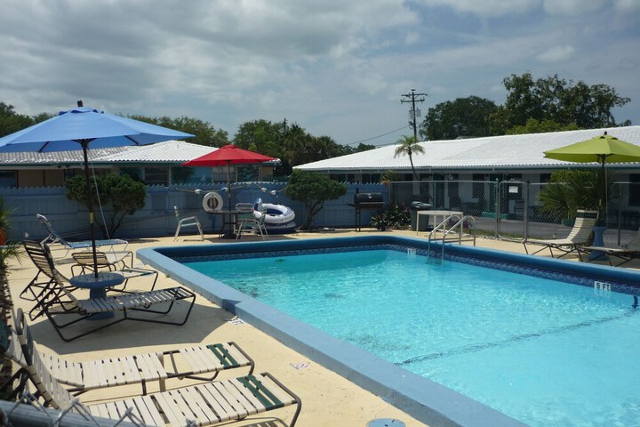 Pool 35 of 42