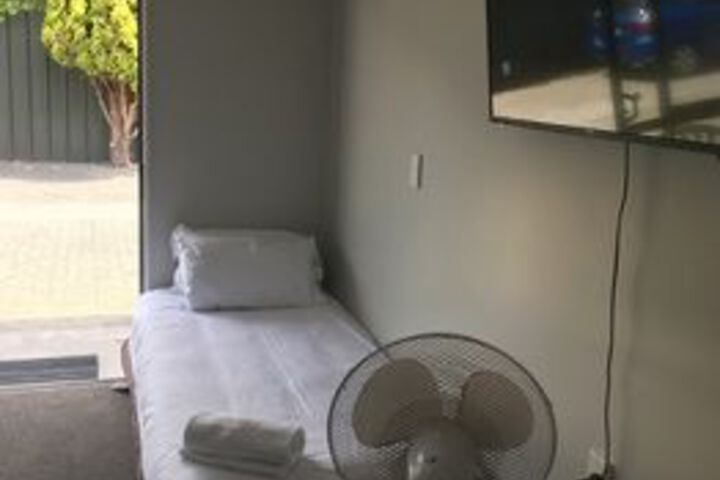 Room 7 of 24