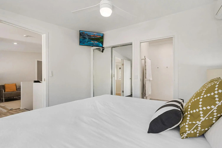 Room 3 of 15