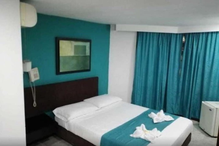 Room 8 of 24