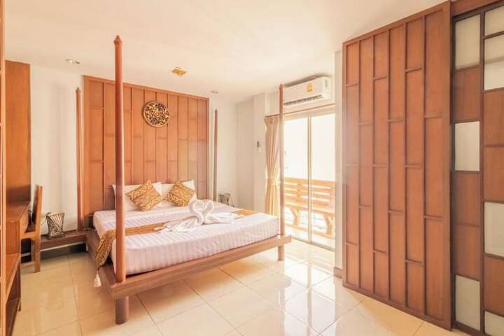 Lotus Hotel Patong