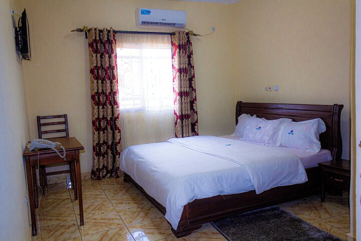 Room 5 of 7