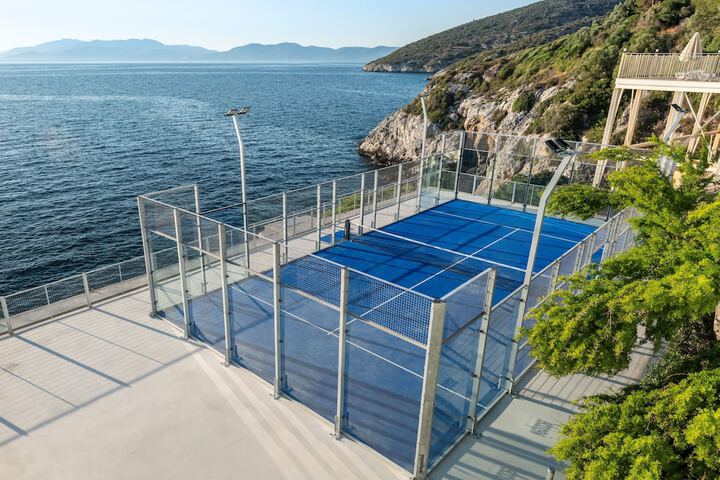Tennis court