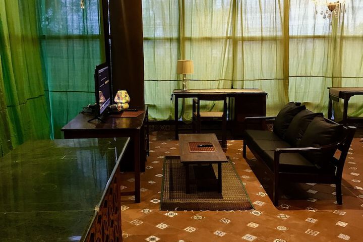Room 21 of 61
