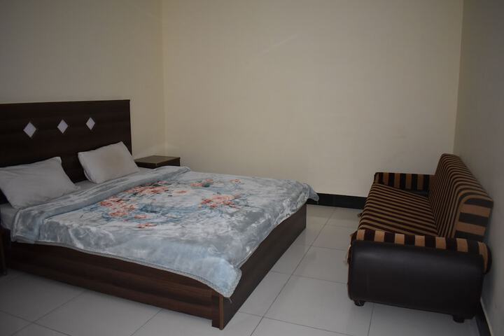 Room 2 of 6