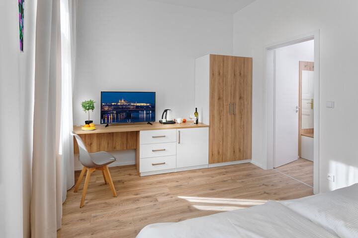 Room 6 of 49