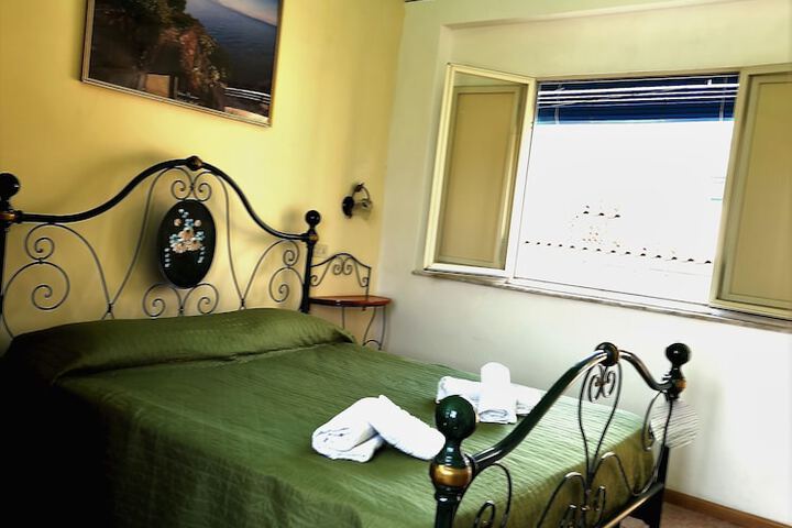 Room 17 of 107