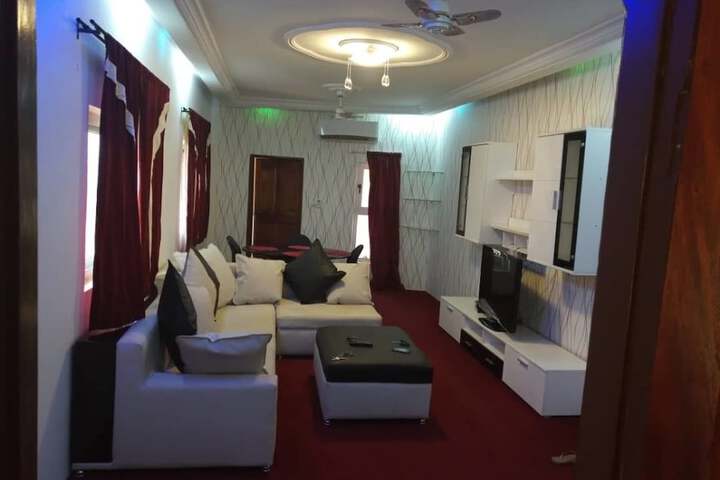 Room 13 of 19