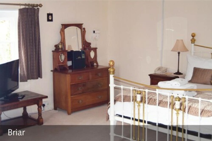 Room 3 of 38