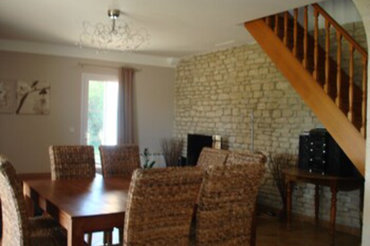 Room 7 of 28