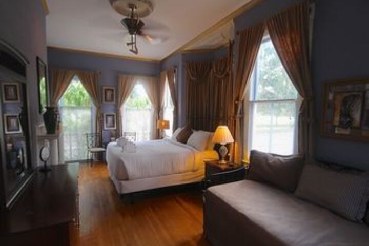 Room 52 of 120